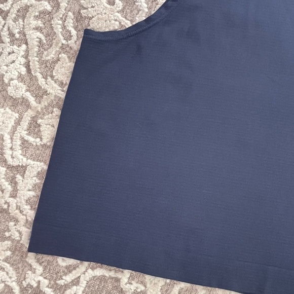 Avocado Women’s Seamless Cropped Tank - Picture 10 of 16